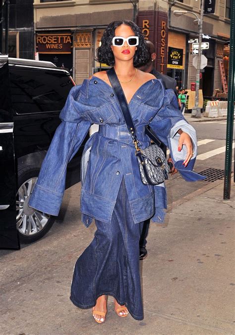 19 of Rihanna’s most iconic fashion moments. — Perfect˙